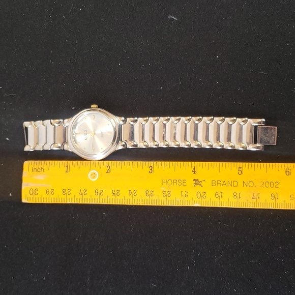 Gucci Vintage 1980s Wrist Watch Broken Band - Picture 3 of 7